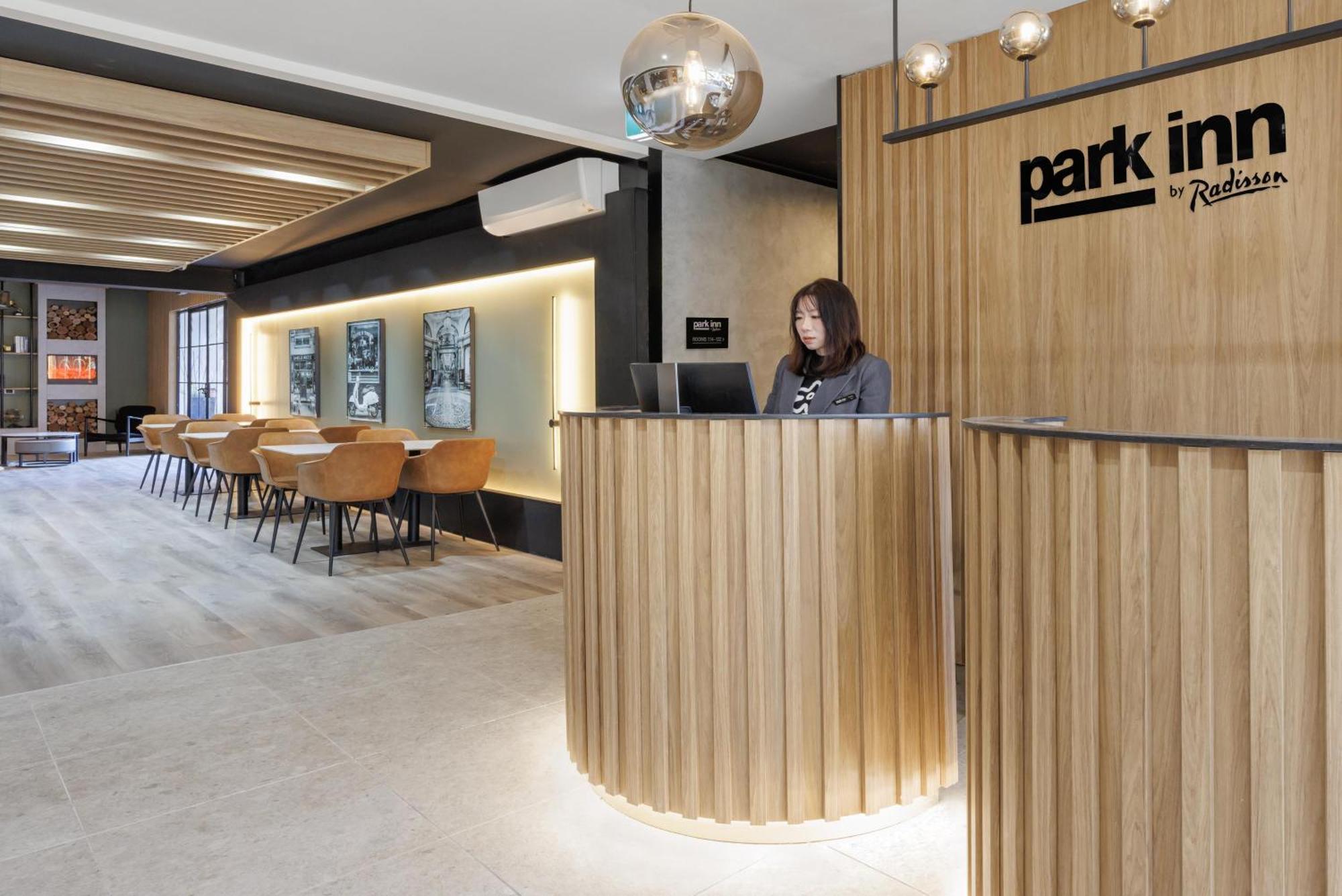 Park Inn By Radisson Melbourne Carlton — Photos 1